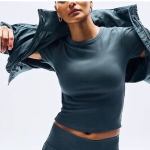 ATHLETA Signature Rib Crop Tee in Dark Gray- Size Large